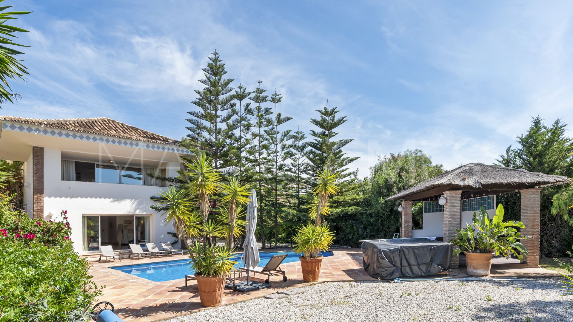 Buy villa in Puerto del Almendro with 5 bedrooms