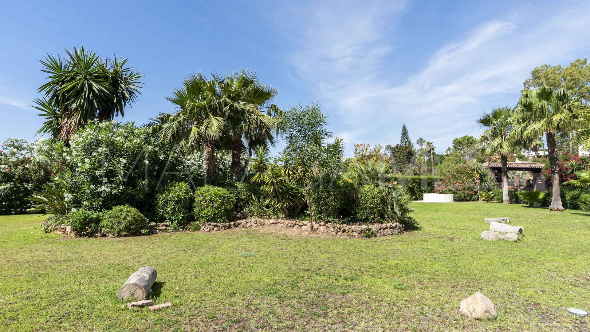 Buy villa in Puerto del Almendro with 5 bedrooms