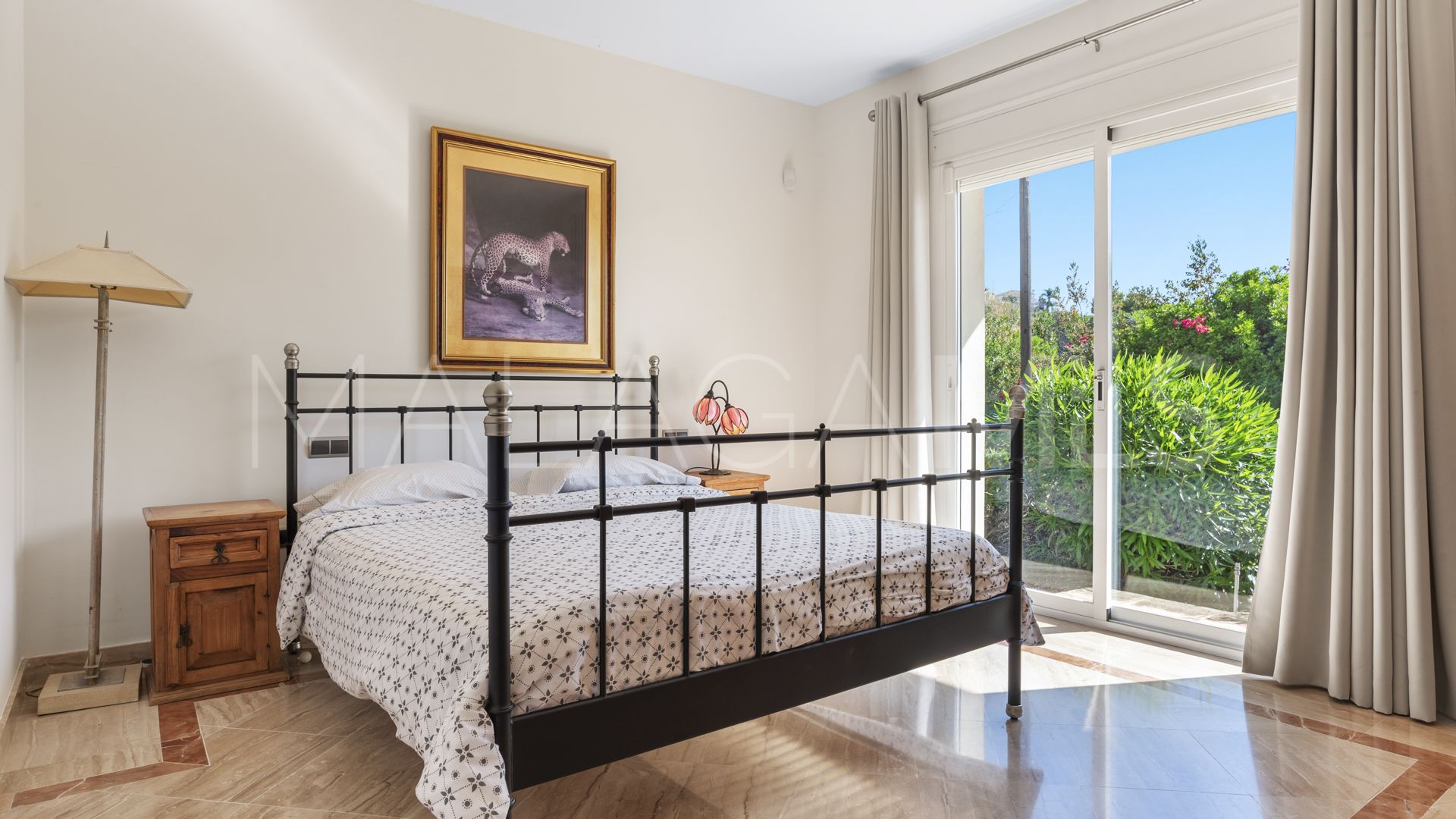 Buy villa in Puerto del Almendro with 5 bedrooms