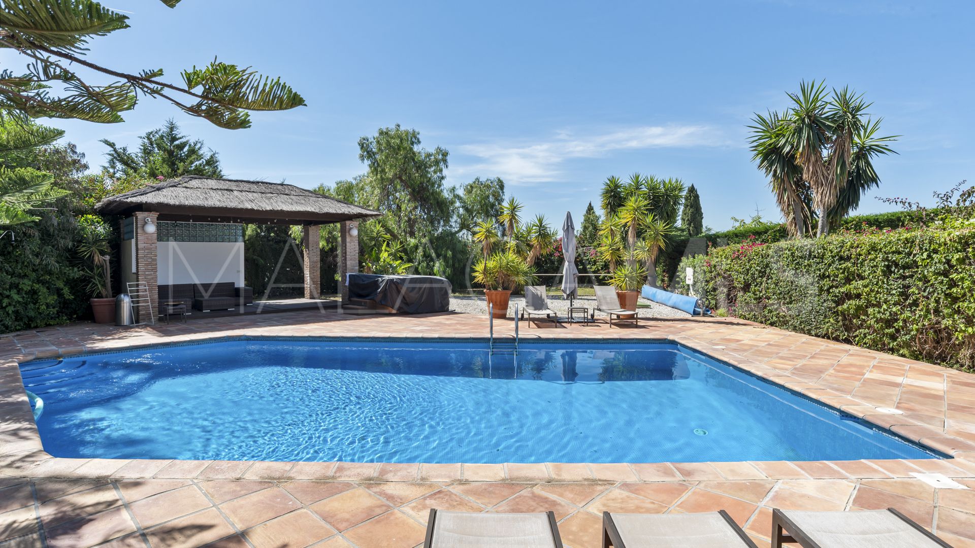 Buy villa in Puerto del Almendro with 5 bedrooms