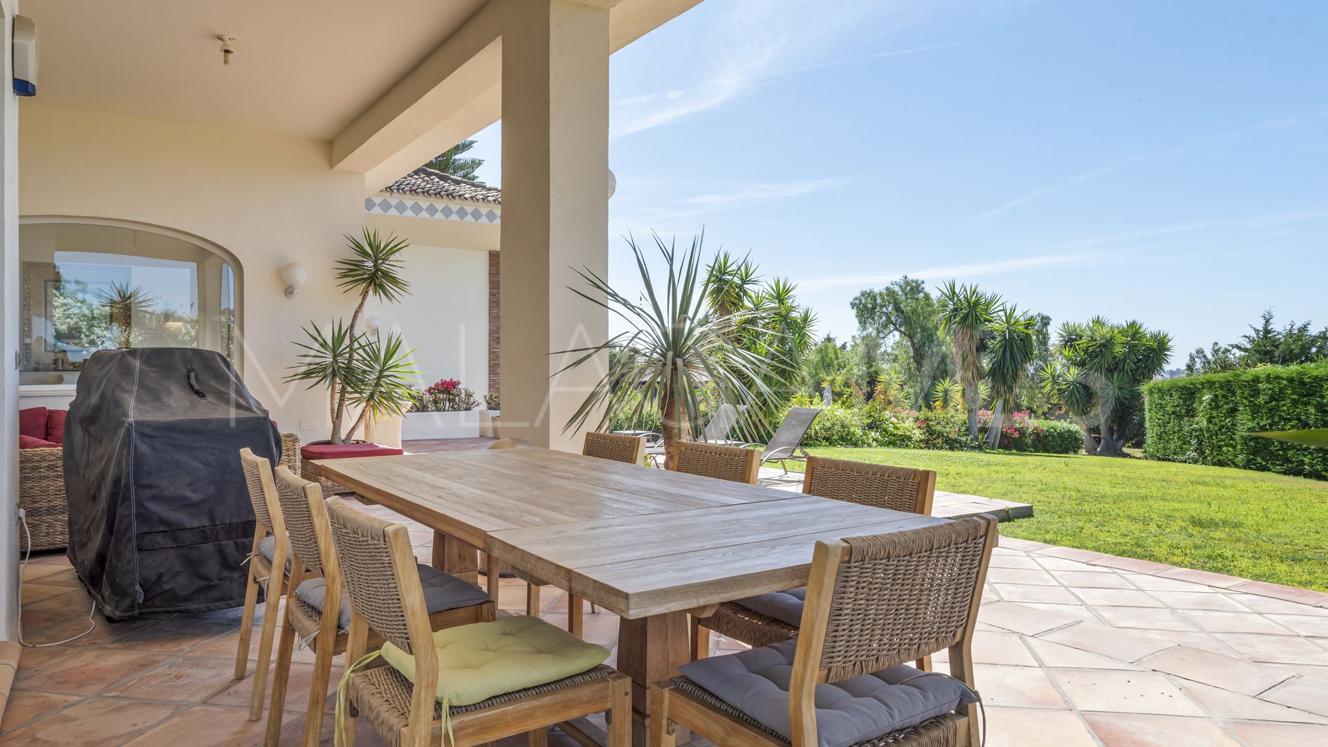 Buy villa in Puerto del Almendro with 5 bedrooms