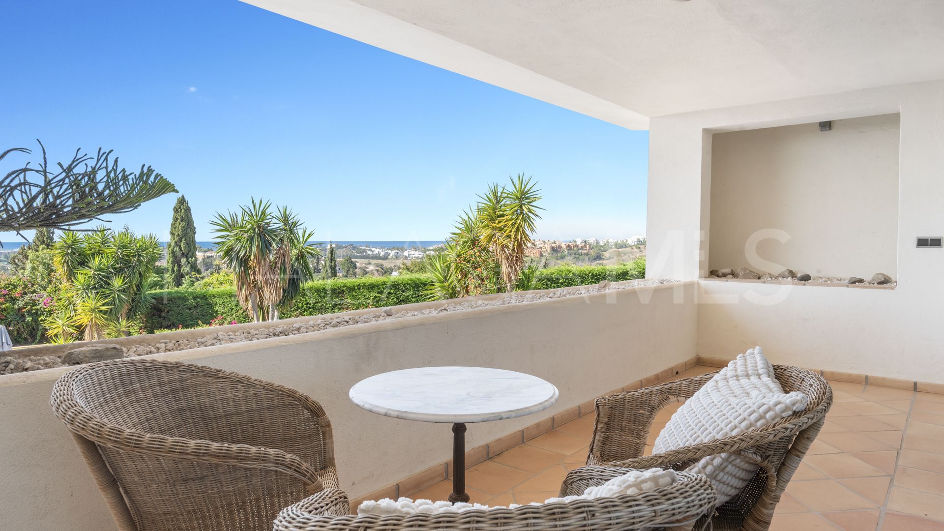 Buy villa in Puerto del Almendro with 5 bedrooms