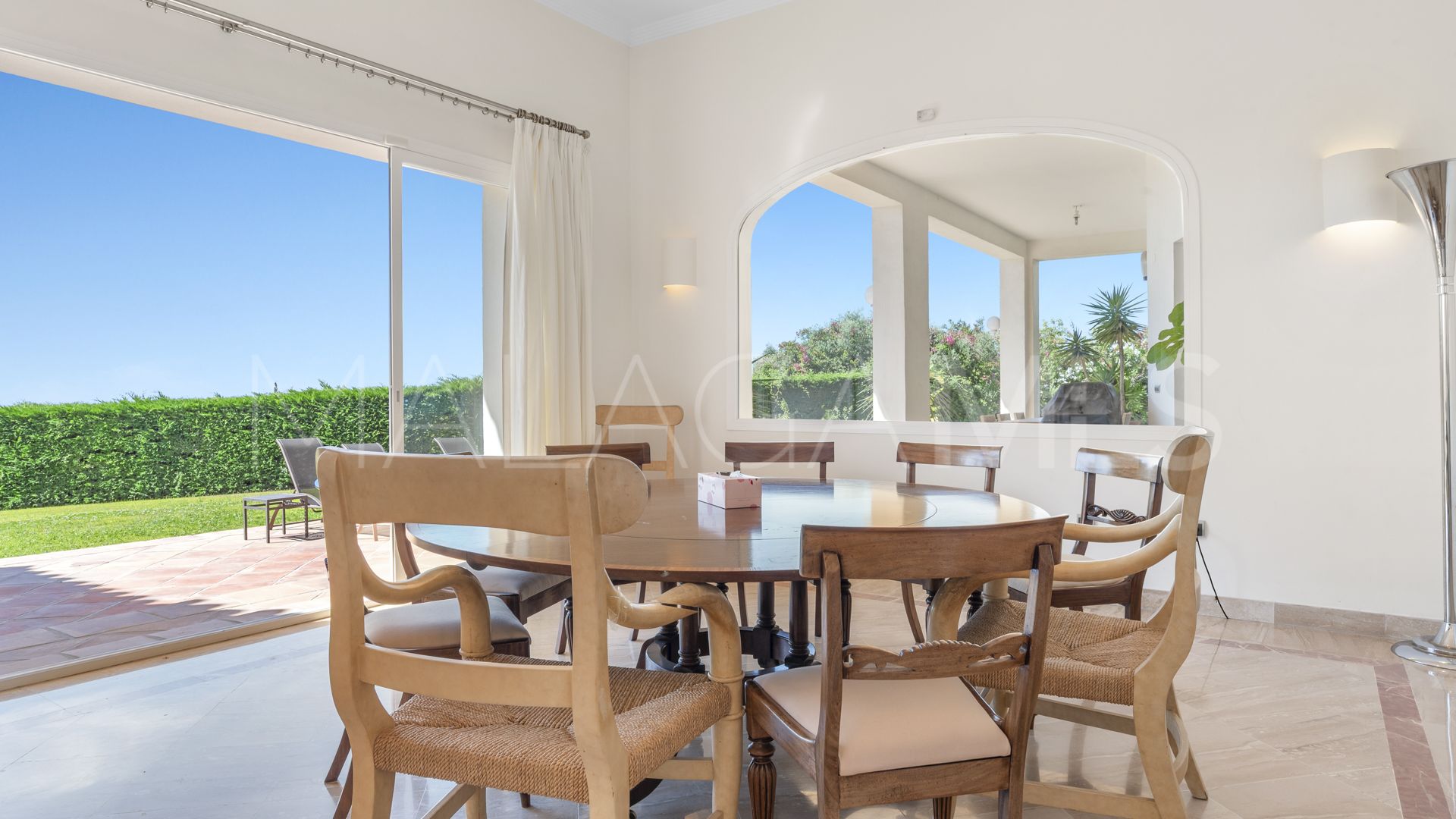 Buy villa in Puerto del Almendro with 5 bedrooms