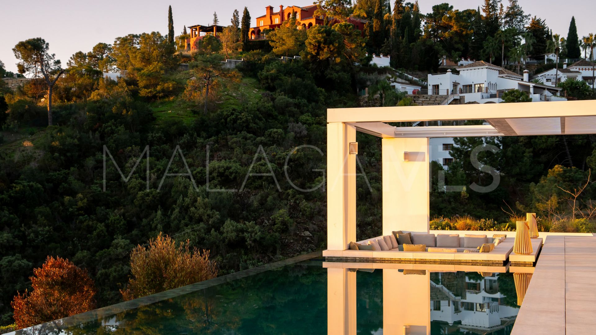 El Madroñal, villa for sale with 7 bedrooms