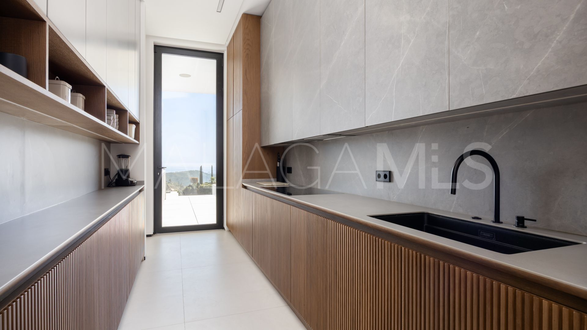 El Madroñal, villa for sale with 7 bedrooms