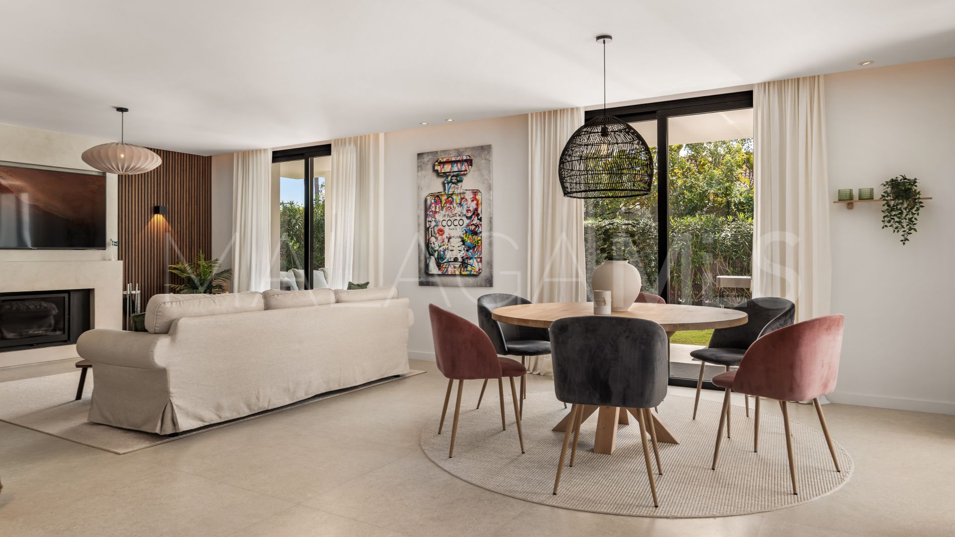 Villa for sale in Nueva Andalucia