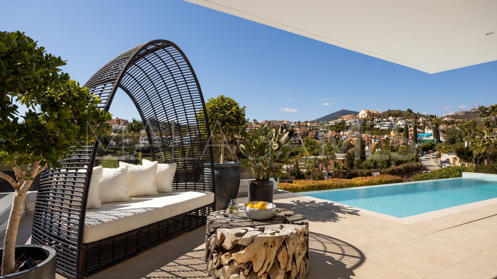 Nueva Andalucia villa for sale