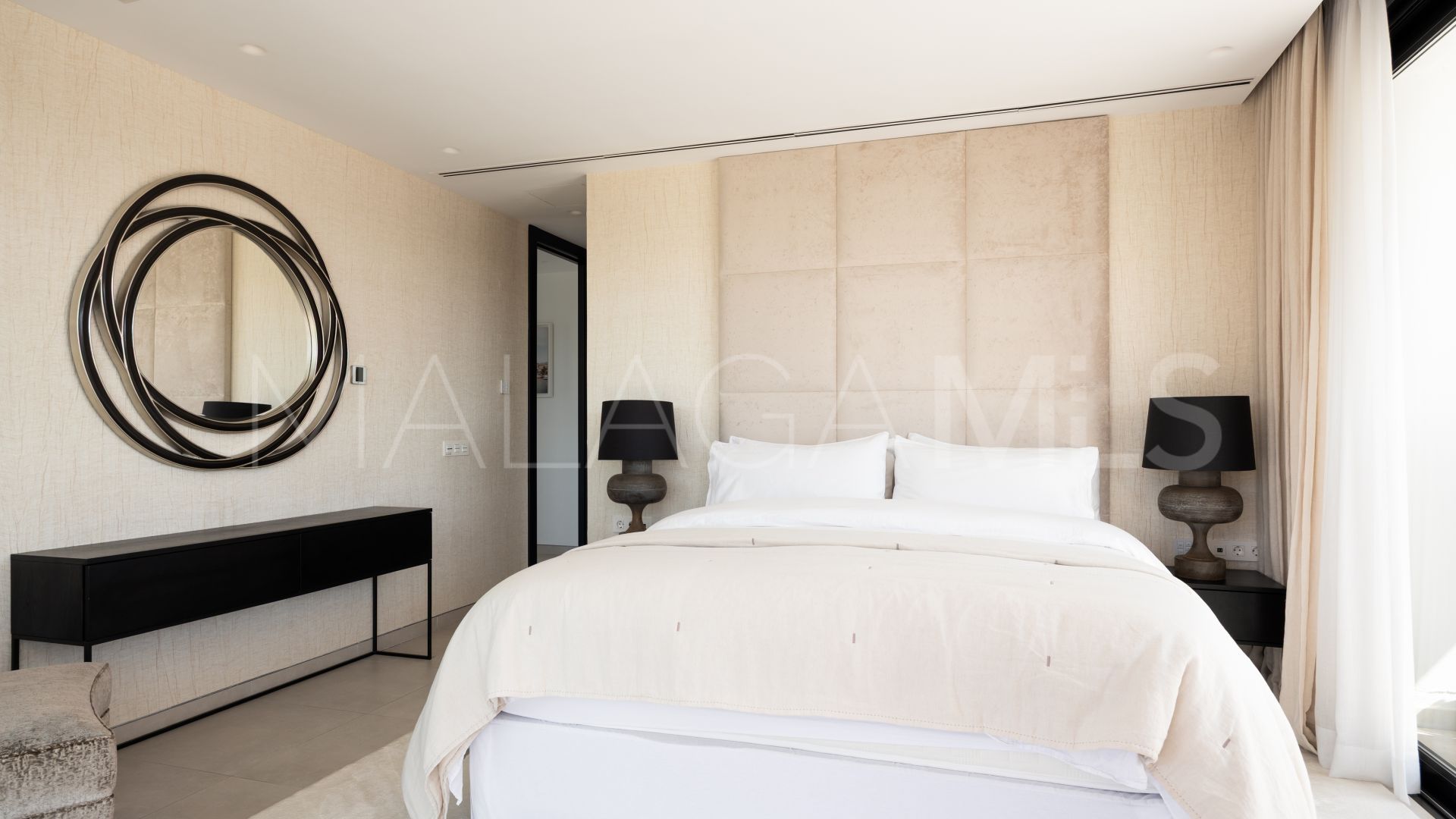 Nueva Andalucia villa for sale