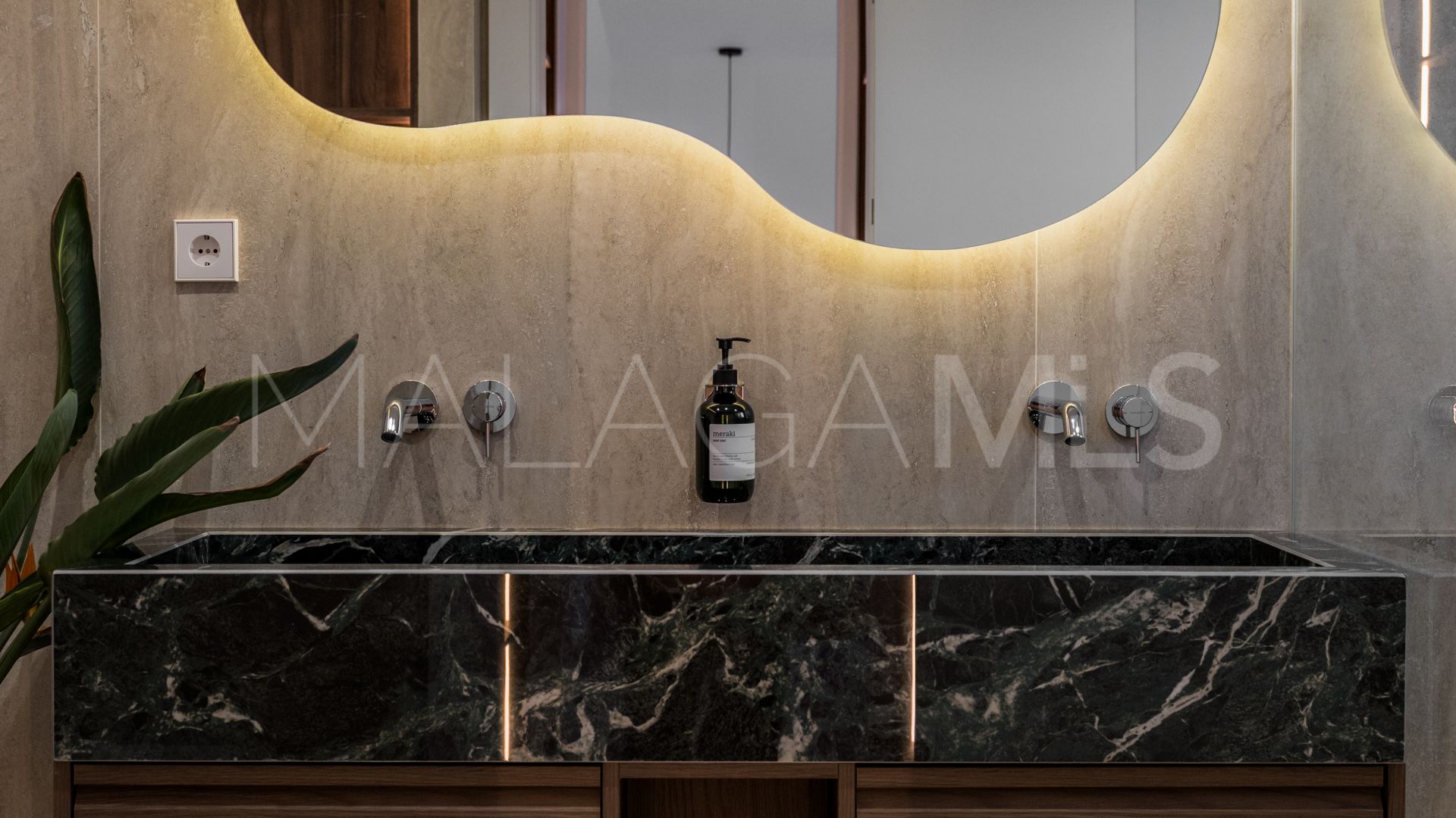 Atico duplex for sale with 3 bedrooms in Nueva Andalucia