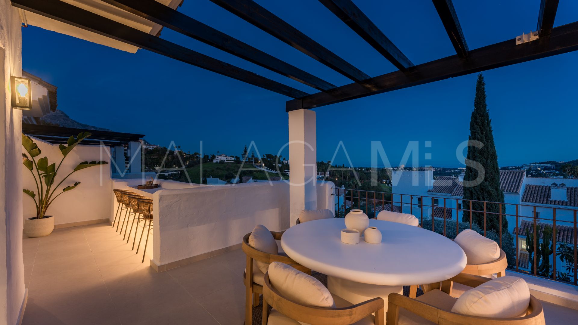 Atico duplex for sale with 3 bedrooms in Nueva Andalucia