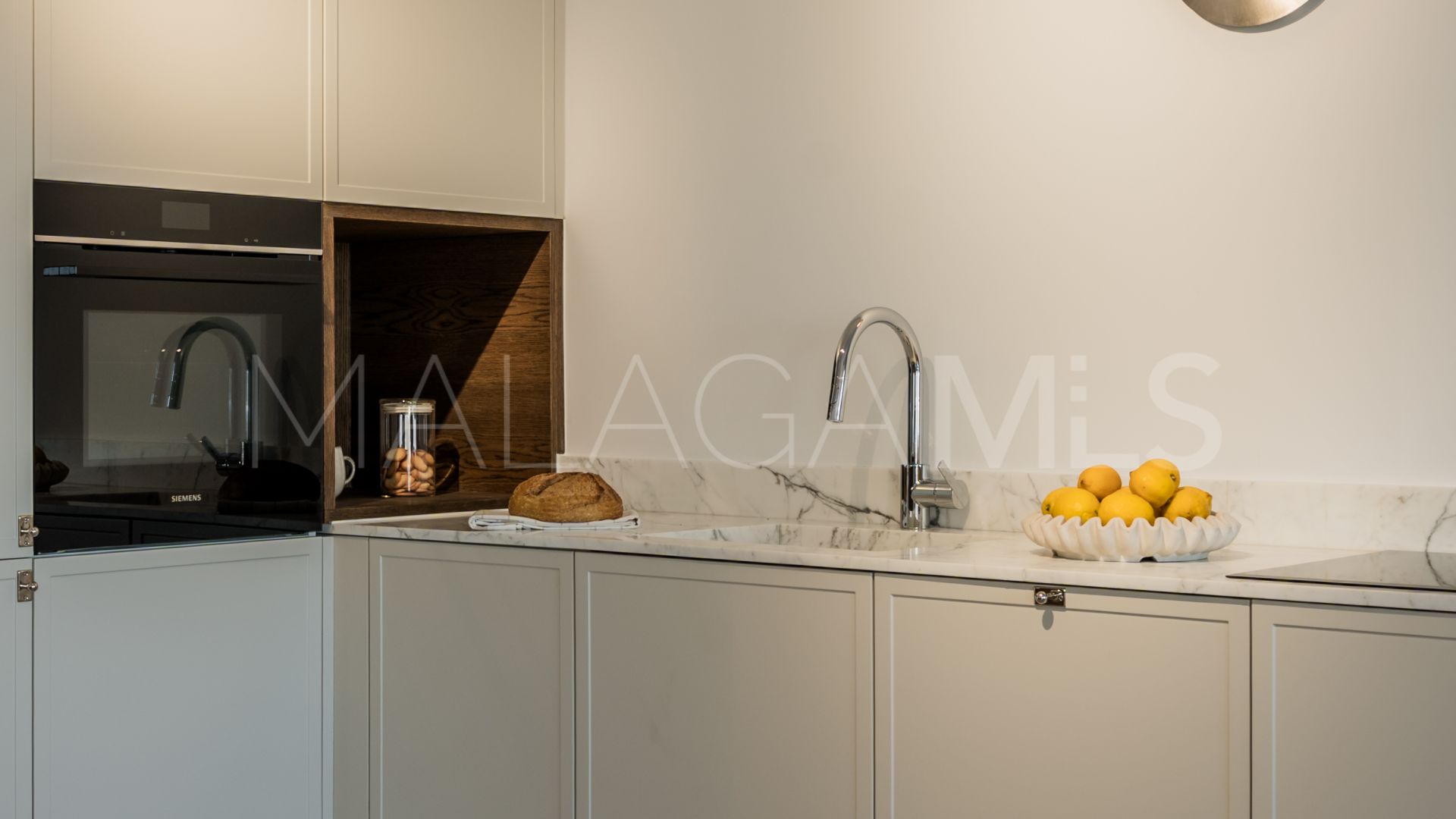 Atico duplex for sale with 3 bedrooms in Nueva Andalucia