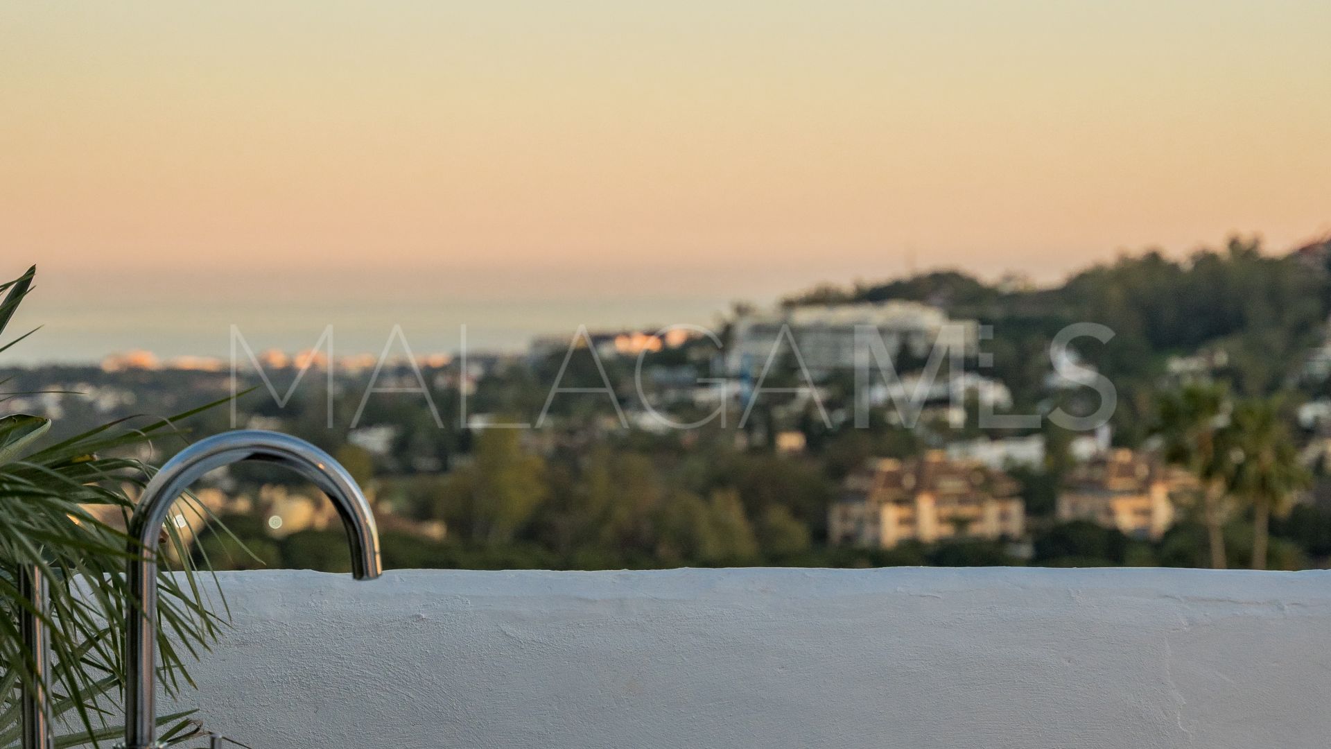 Atico duplex for sale with 3 bedrooms in Nueva Andalucia