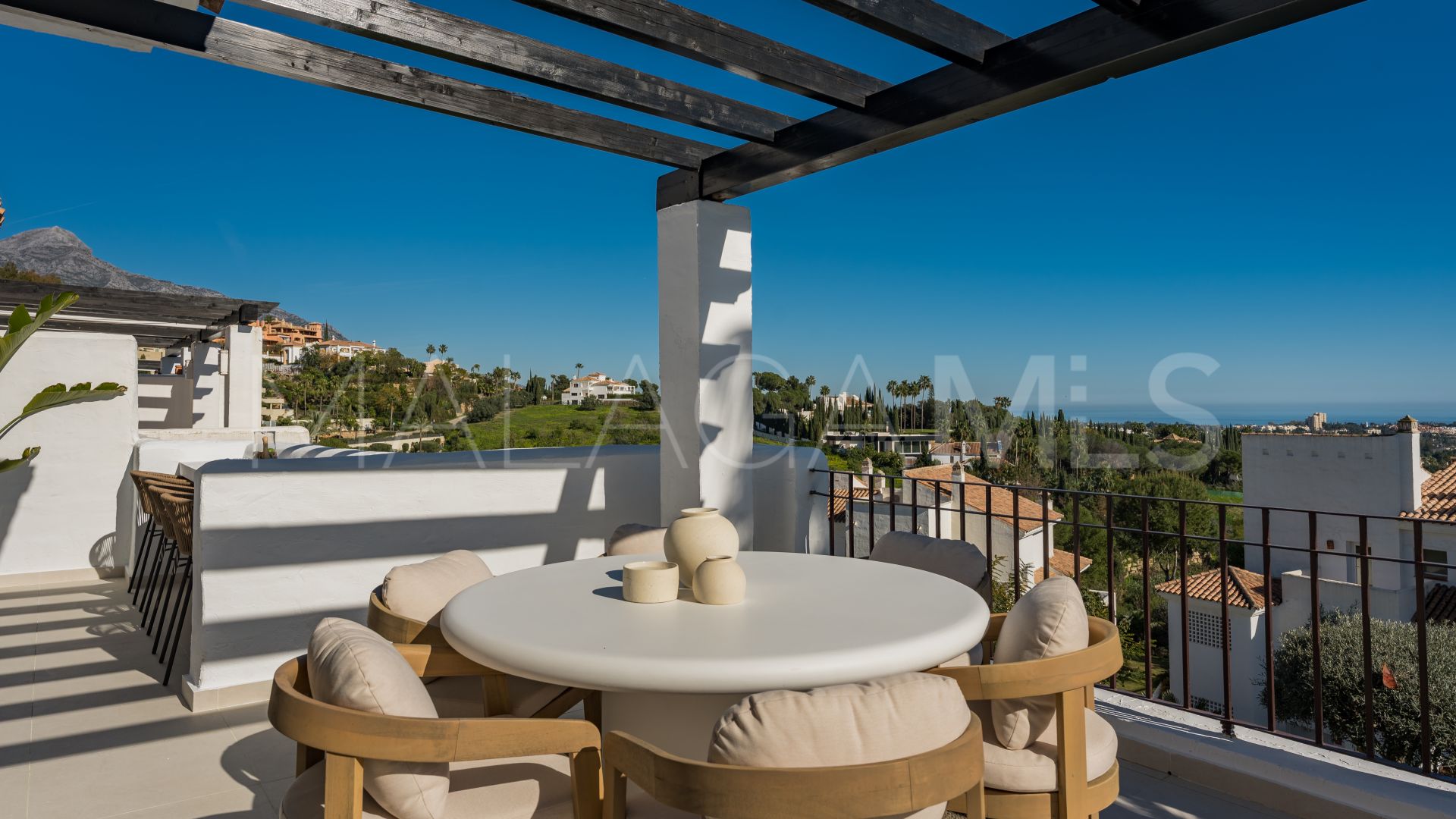 Atico duplex for sale with 3 bedrooms in Nueva Andalucia