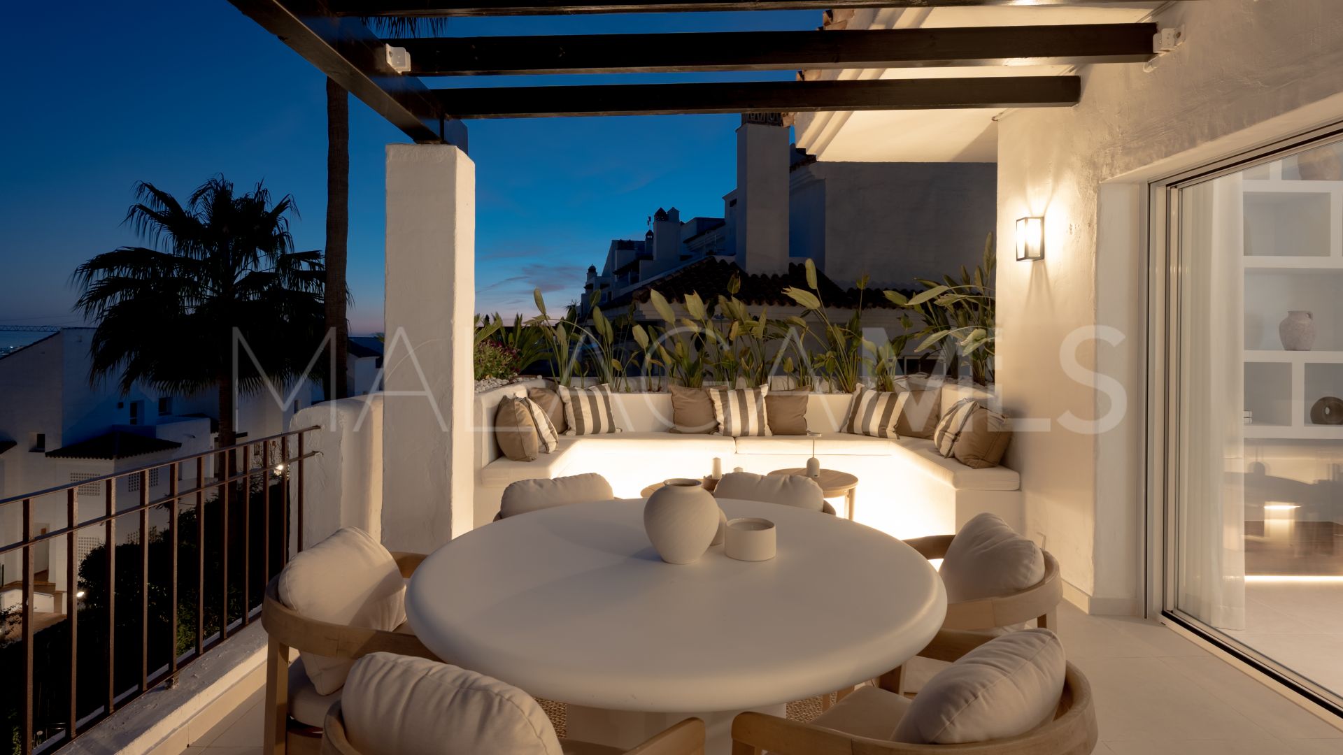 Atico duplex for sale with 3 bedrooms in Nueva Andalucia