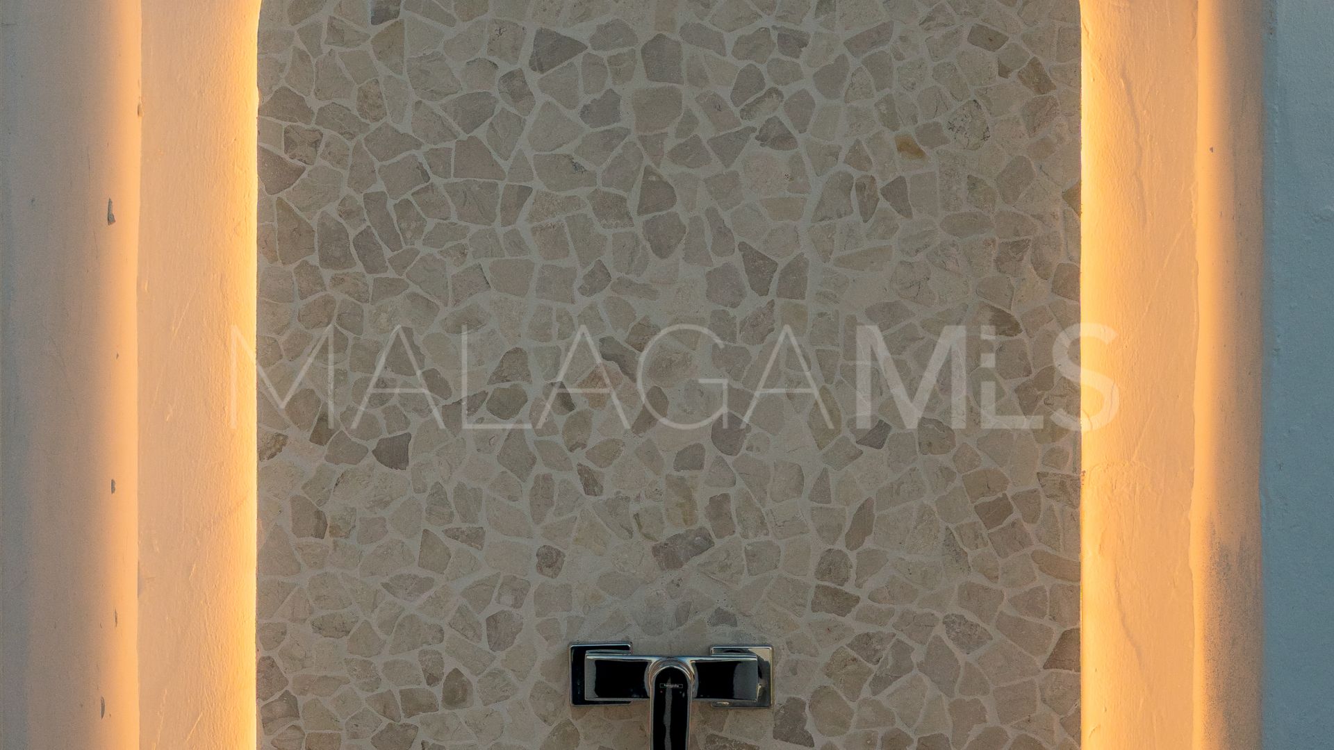 Atico duplex for sale with 3 bedrooms in Nueva Andalucia