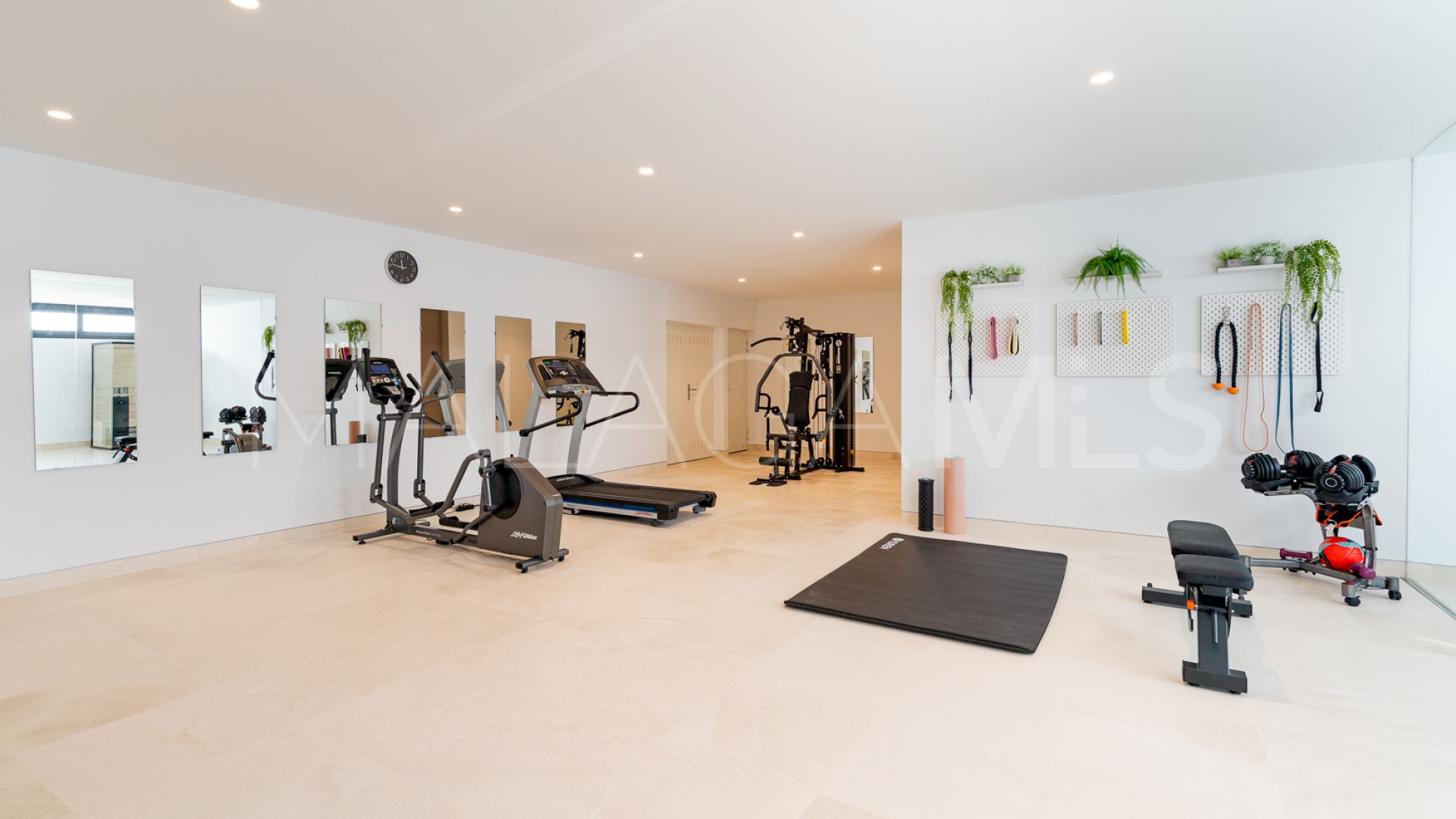 Villa for sale in La Alqueria with 5 bedrooms