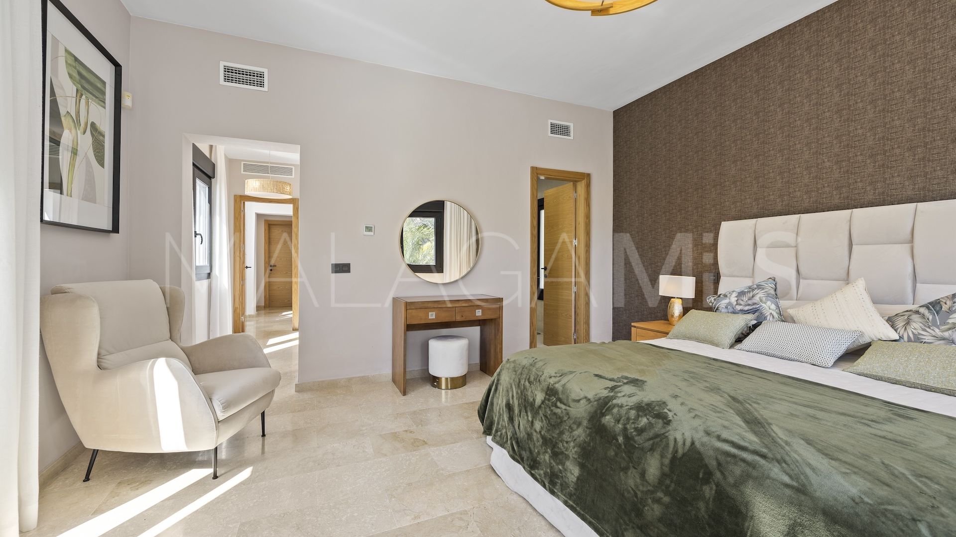 Buy 5 bedrooms villa in Paraiso Alto