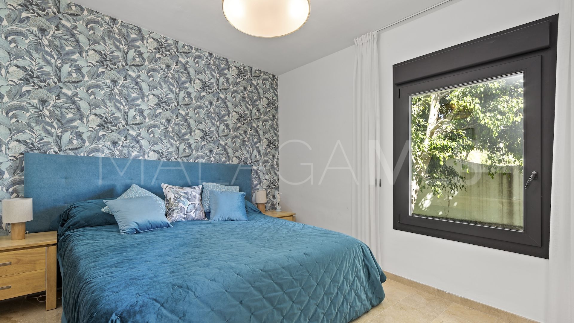 Buy 5 bedrooms villa in Paraiso Alto