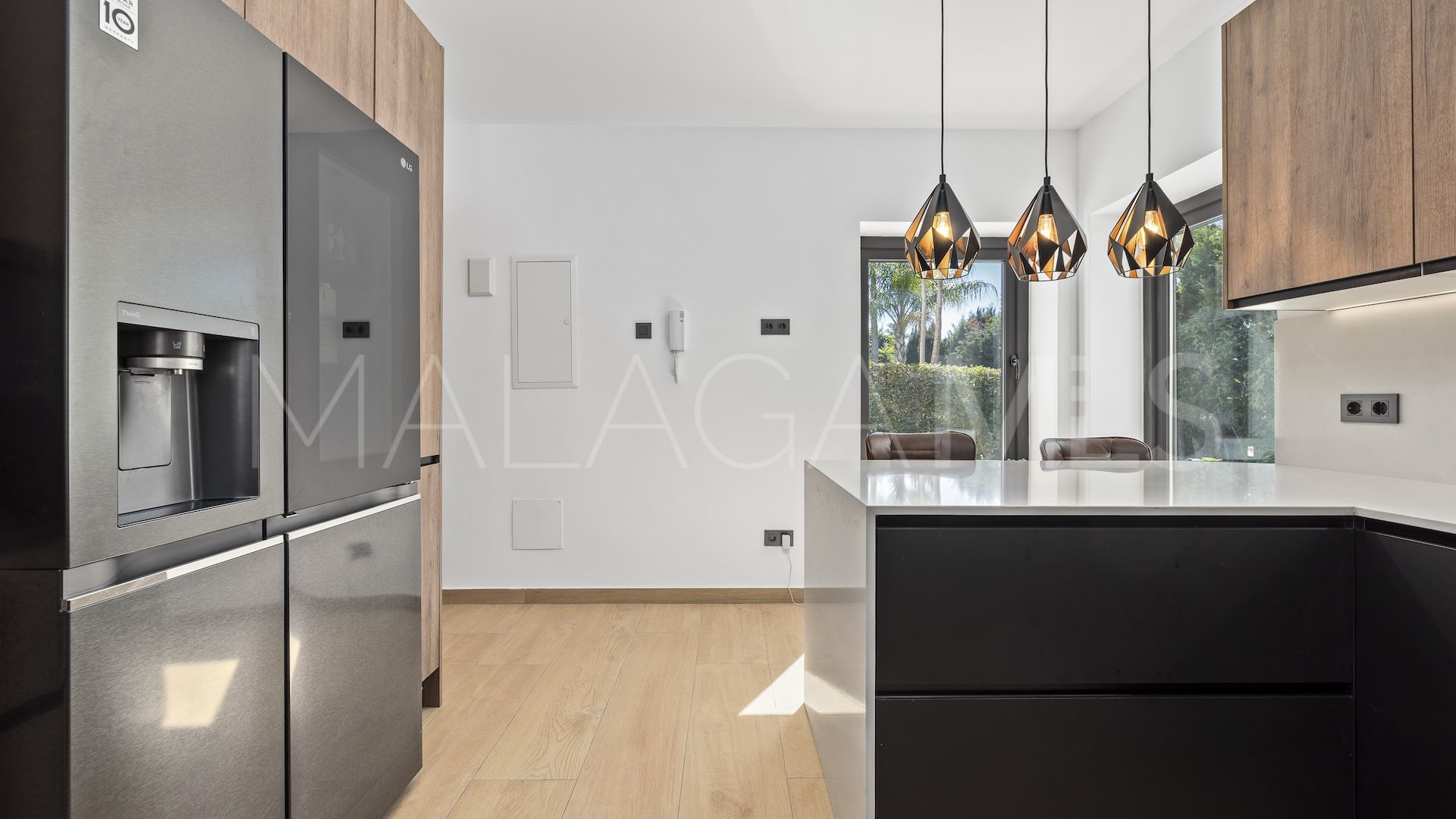 Buy 5 bedrooms villa in Paraiso Alto