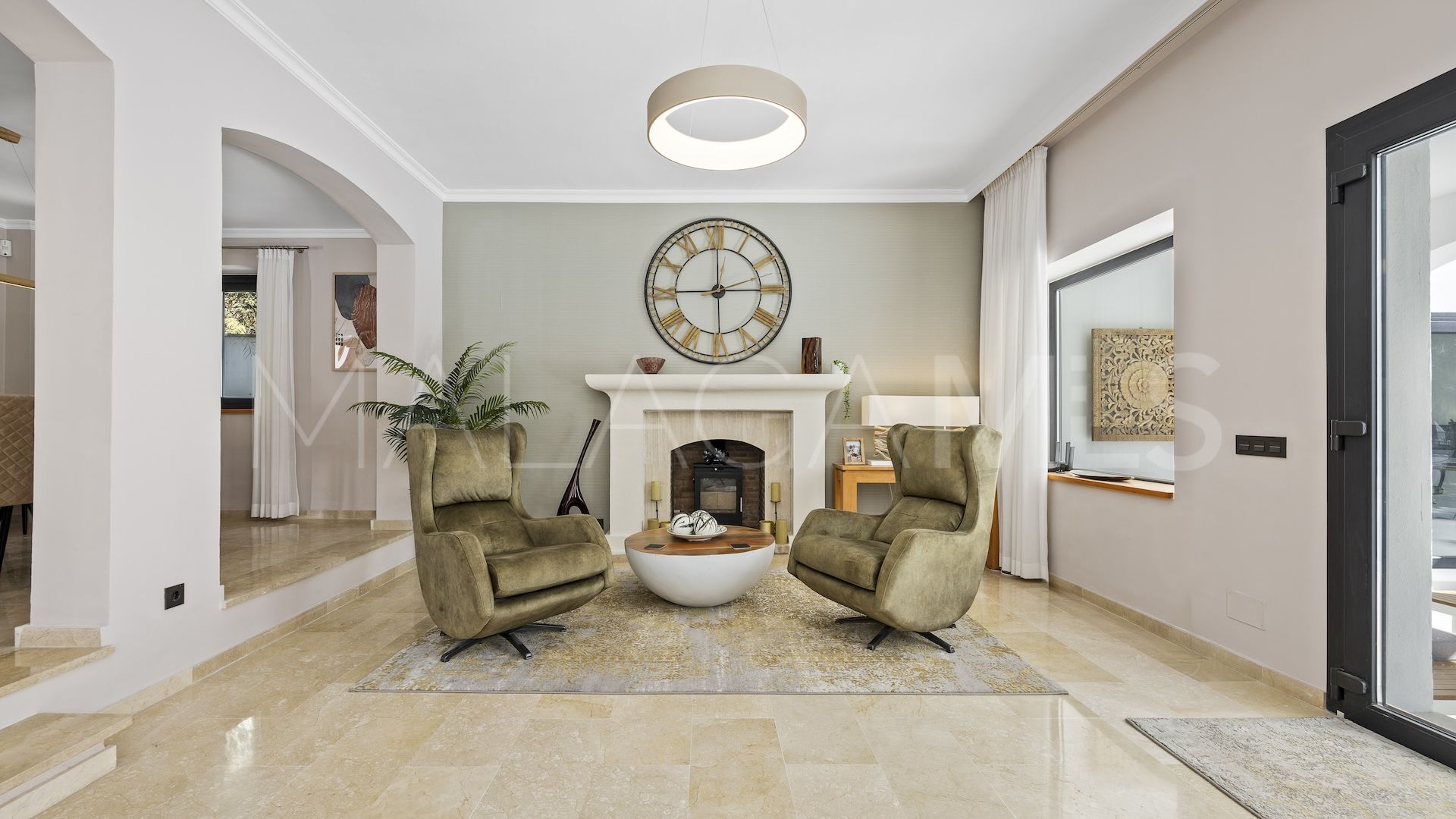 Buy 5 bedrooms villa in Paraiso Alto