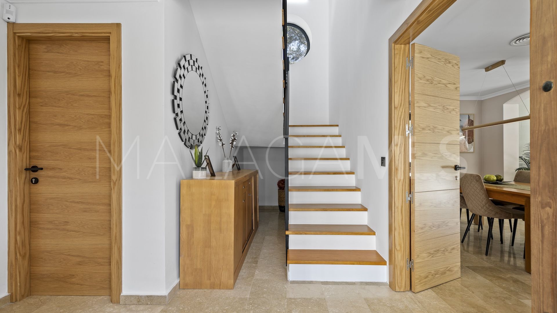 Buy 5 bedrooms villa in Paraiso Alto