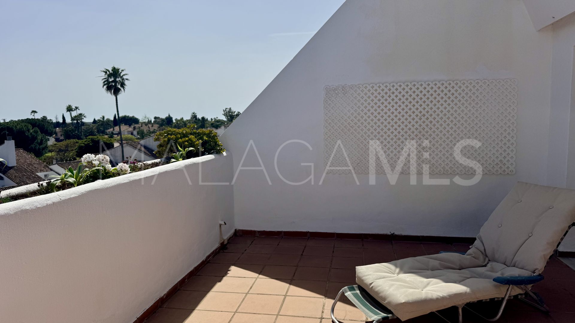 Zweistöckiges penthouse for sale in Guadalmina Baja