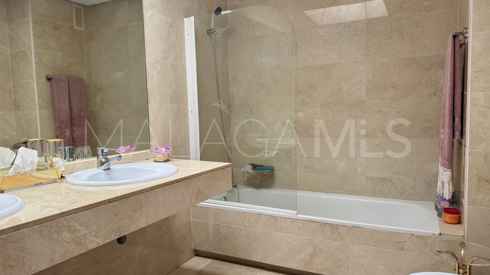 Zweistöckiges penthouse for sale in Guadalmina Baja