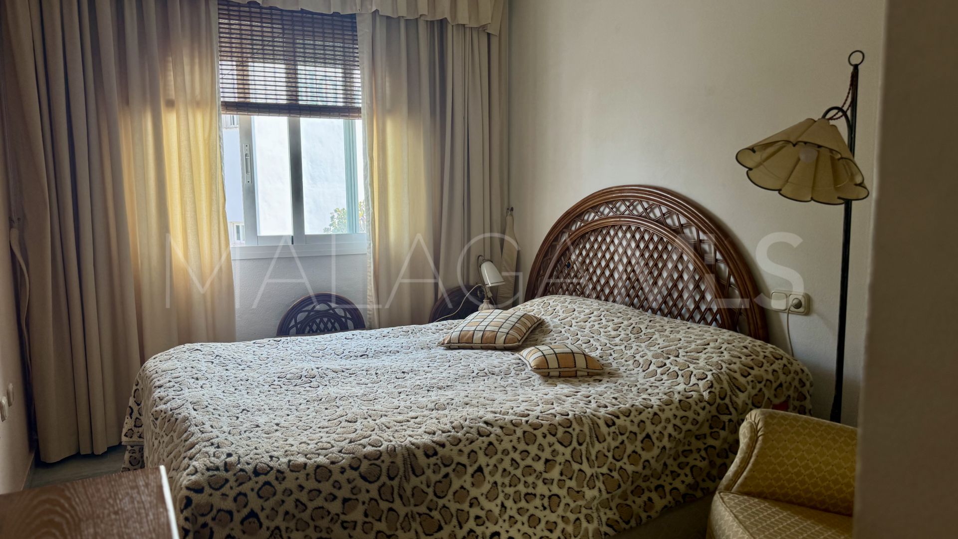 Zweistöckiges penthouse for sale in Guadalmina Baja