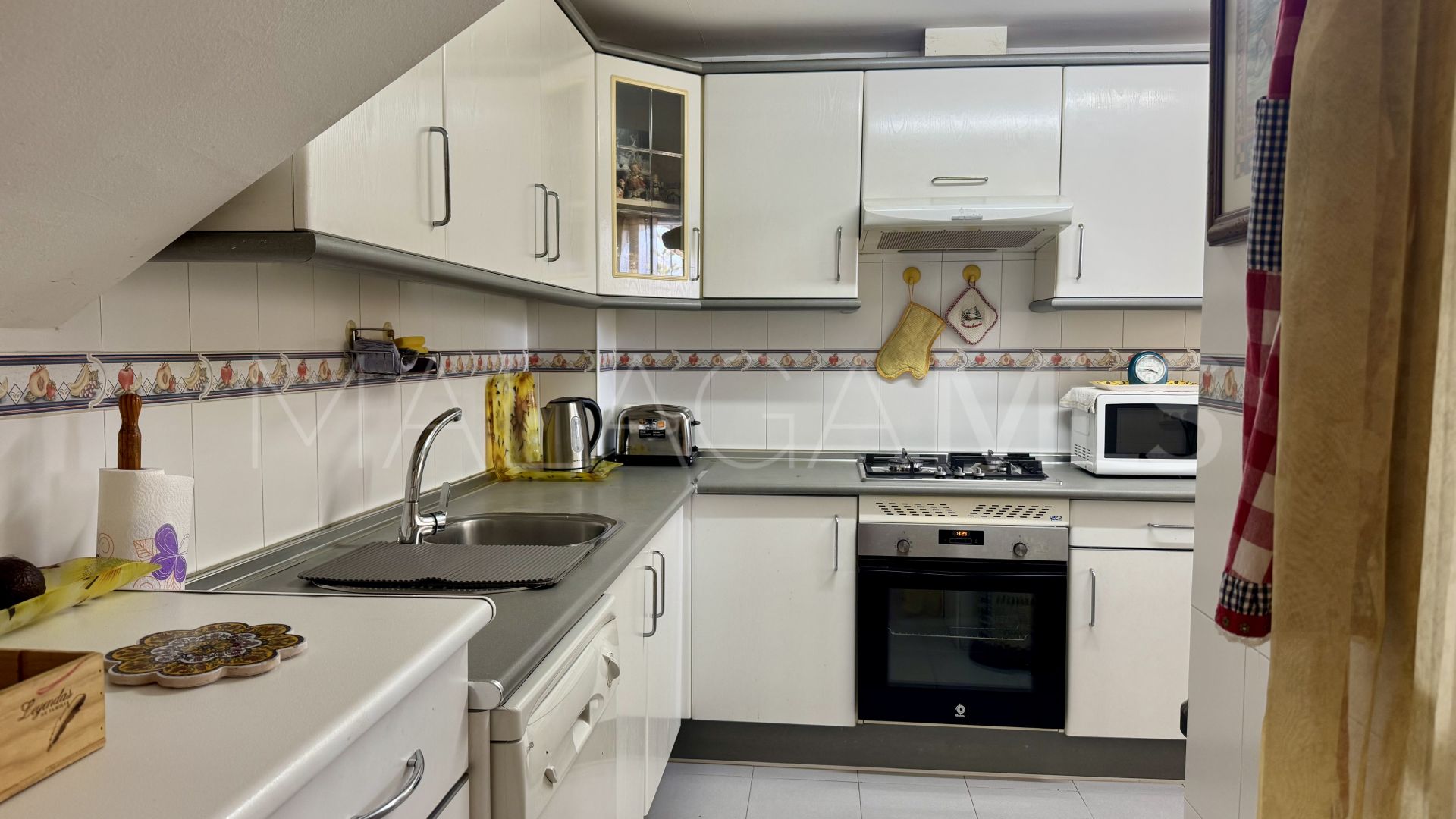 Zweistöckiges penthouse for sale in Guadalmina Baja