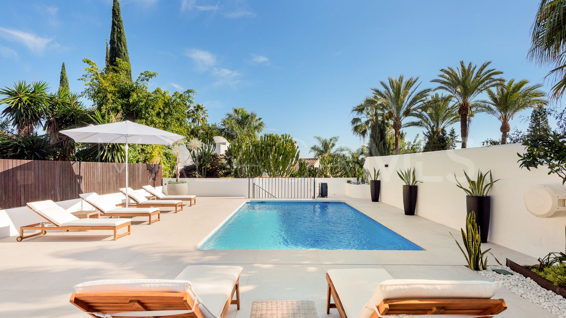 Semi detached villa for sale in Sierra Blanca