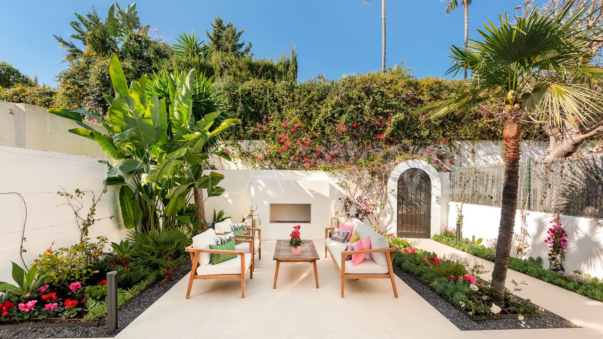 Semi detached villa for sale in Sierra Blanca