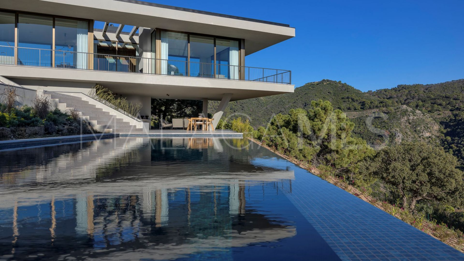 For sale Monte Mayor 5 bedrooms villa