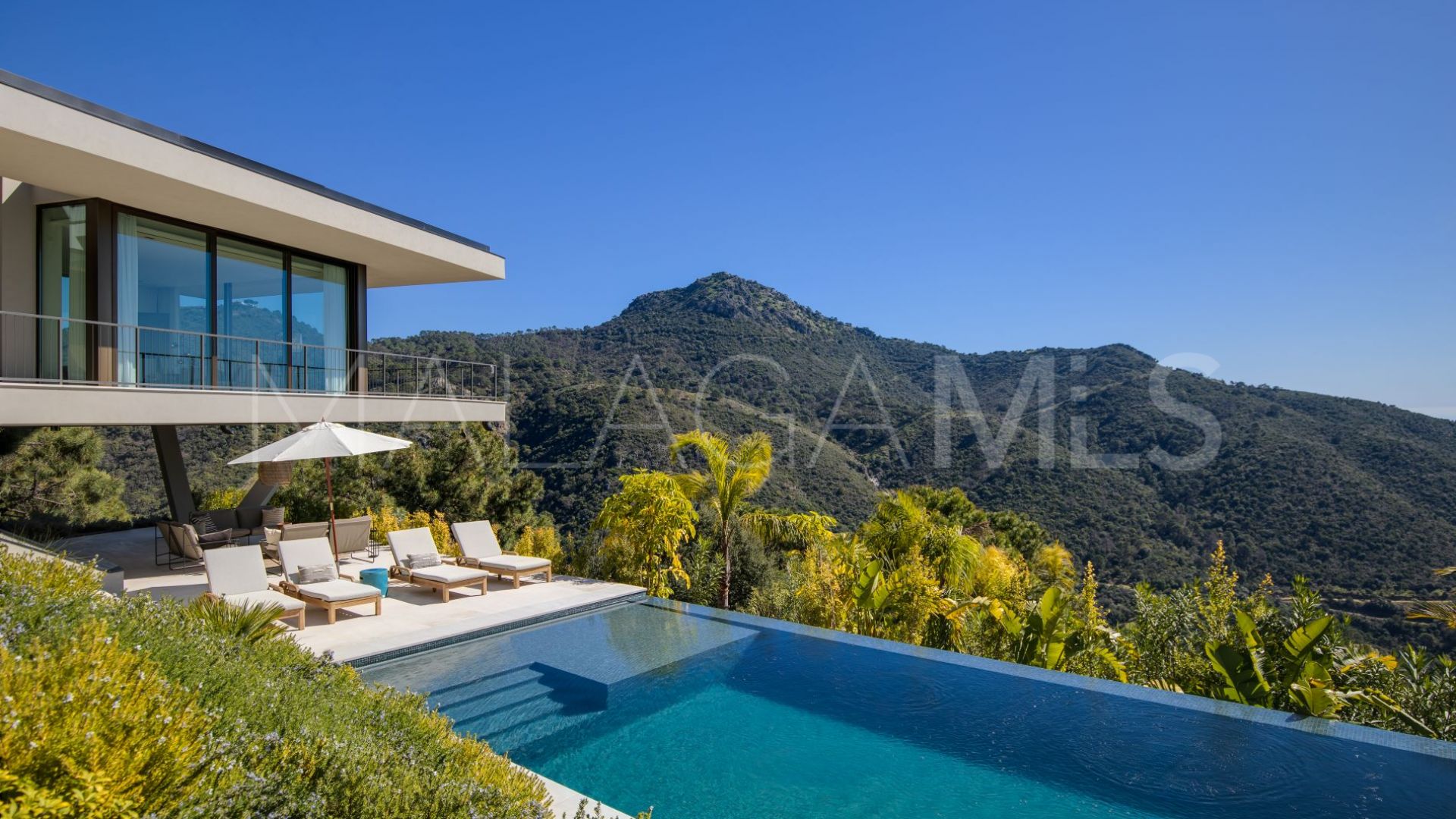 For sale Monte Mayor 5 bedrooms villa