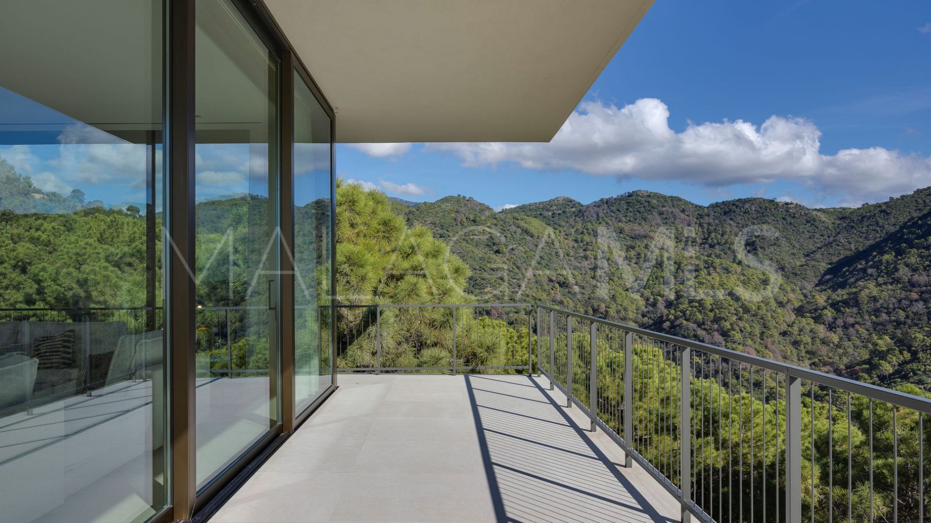 For sale Monte Mayor 5 bedrooms villa