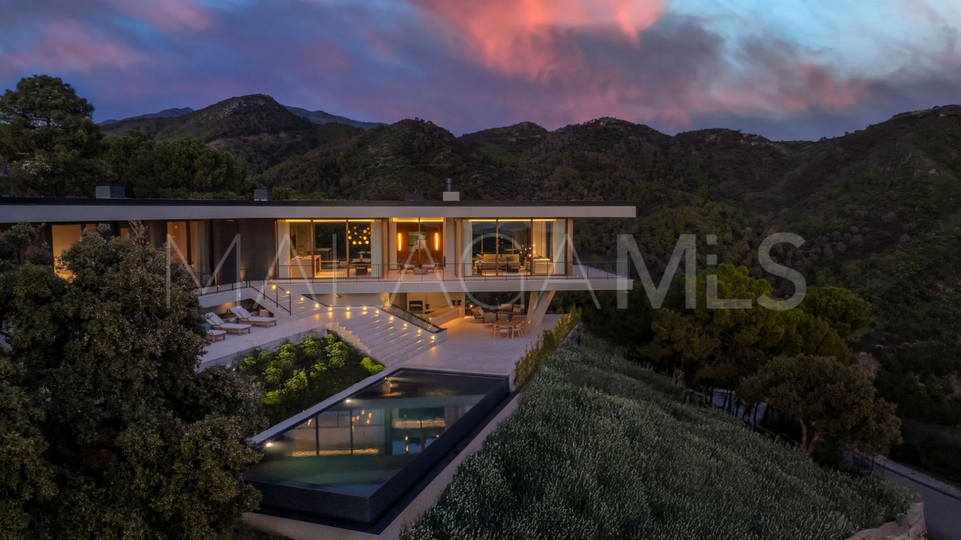 For sale Monte Mayor 5 bedrooms villa