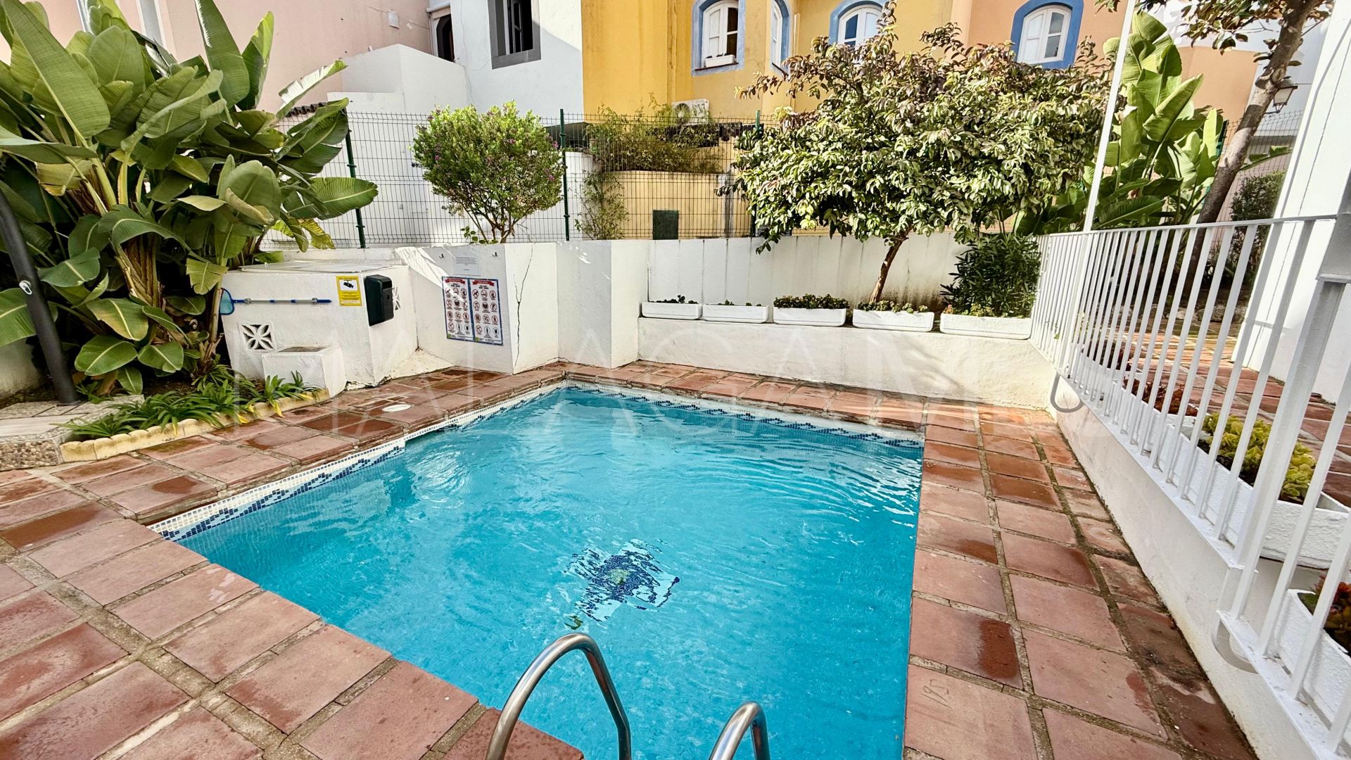 Maison de ville for sale in Nueva Andalucia