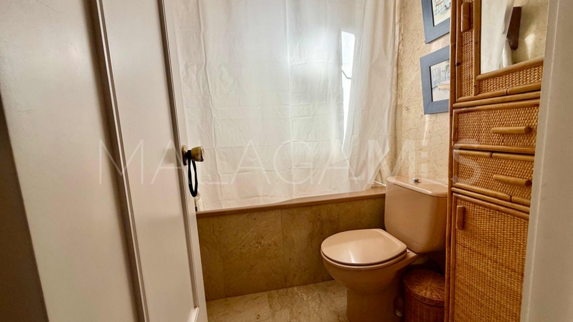 Maison de ville for sale in Nueva Andalucia