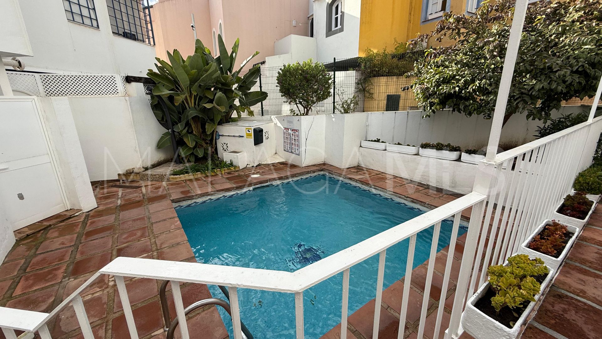 Maison de ville for sale in Nueva Andalucia