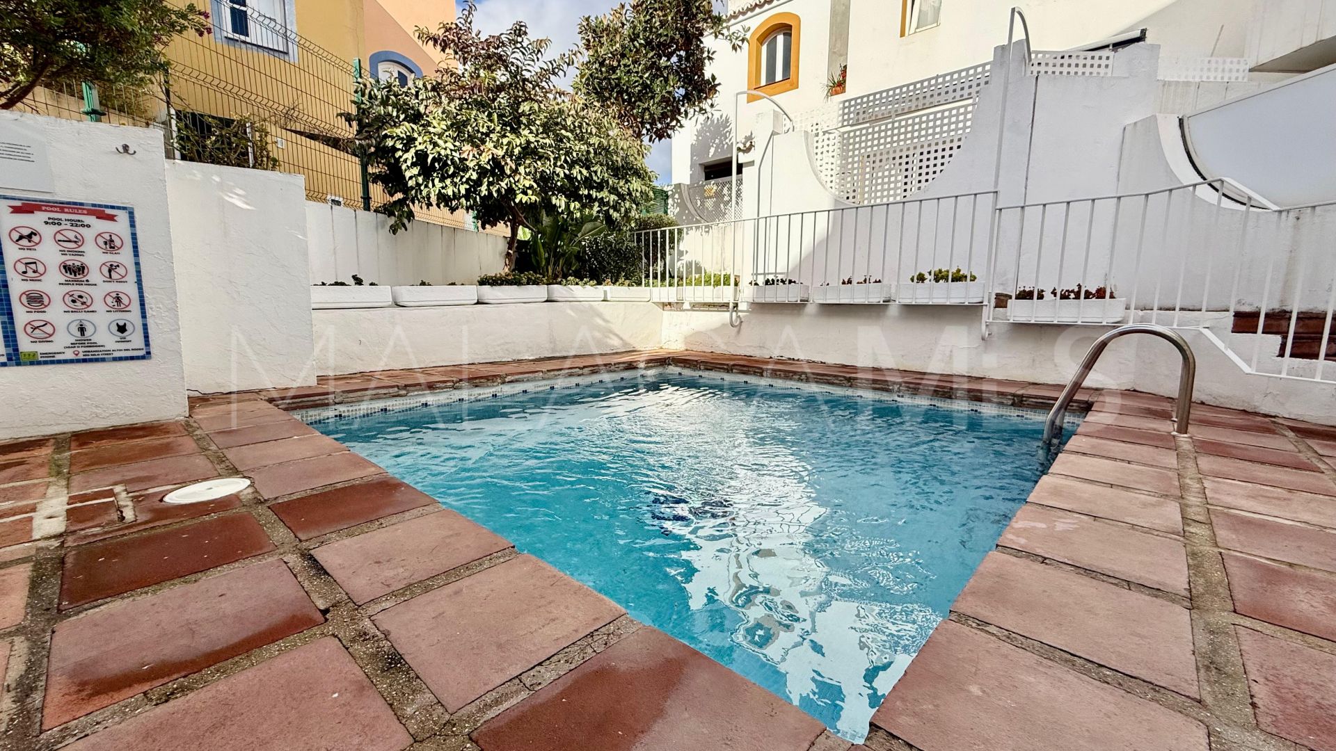 Maison de ville for sale in Nueva Andalucia