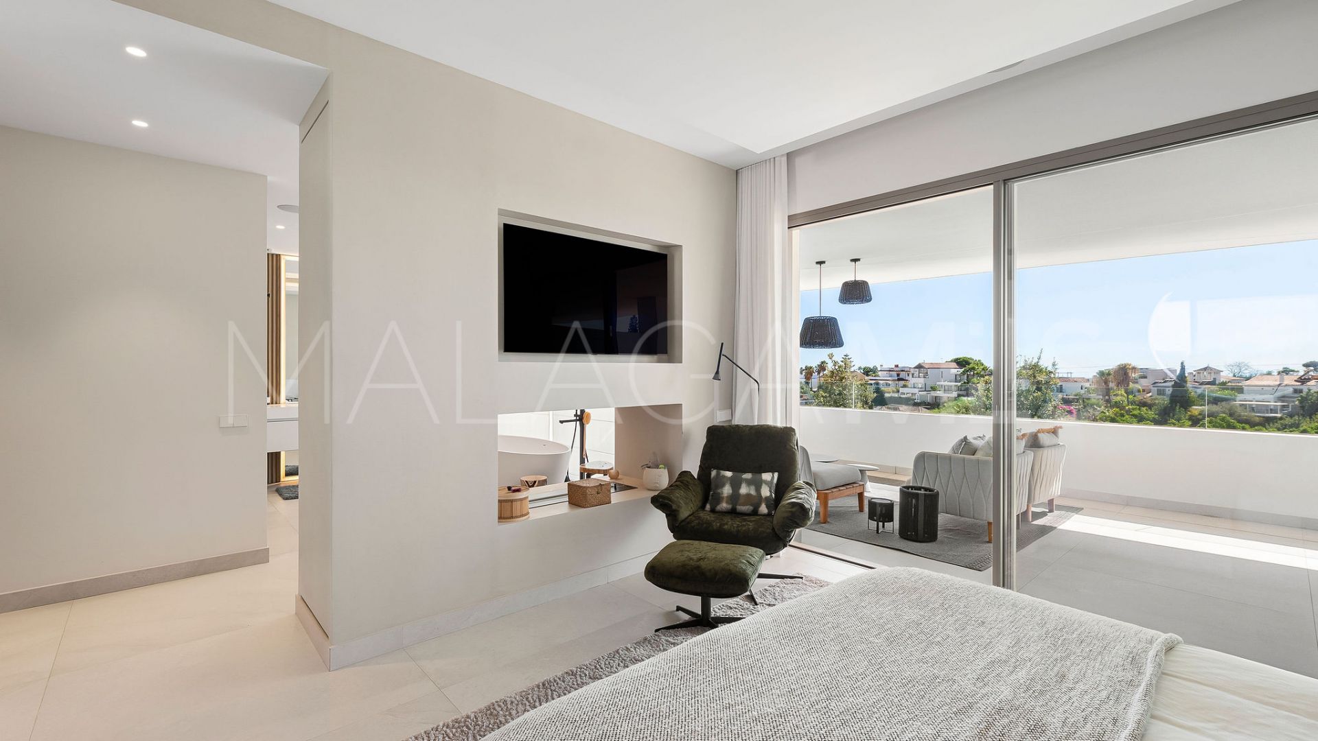 Villa jumelée for sale in Nueva Andalucia