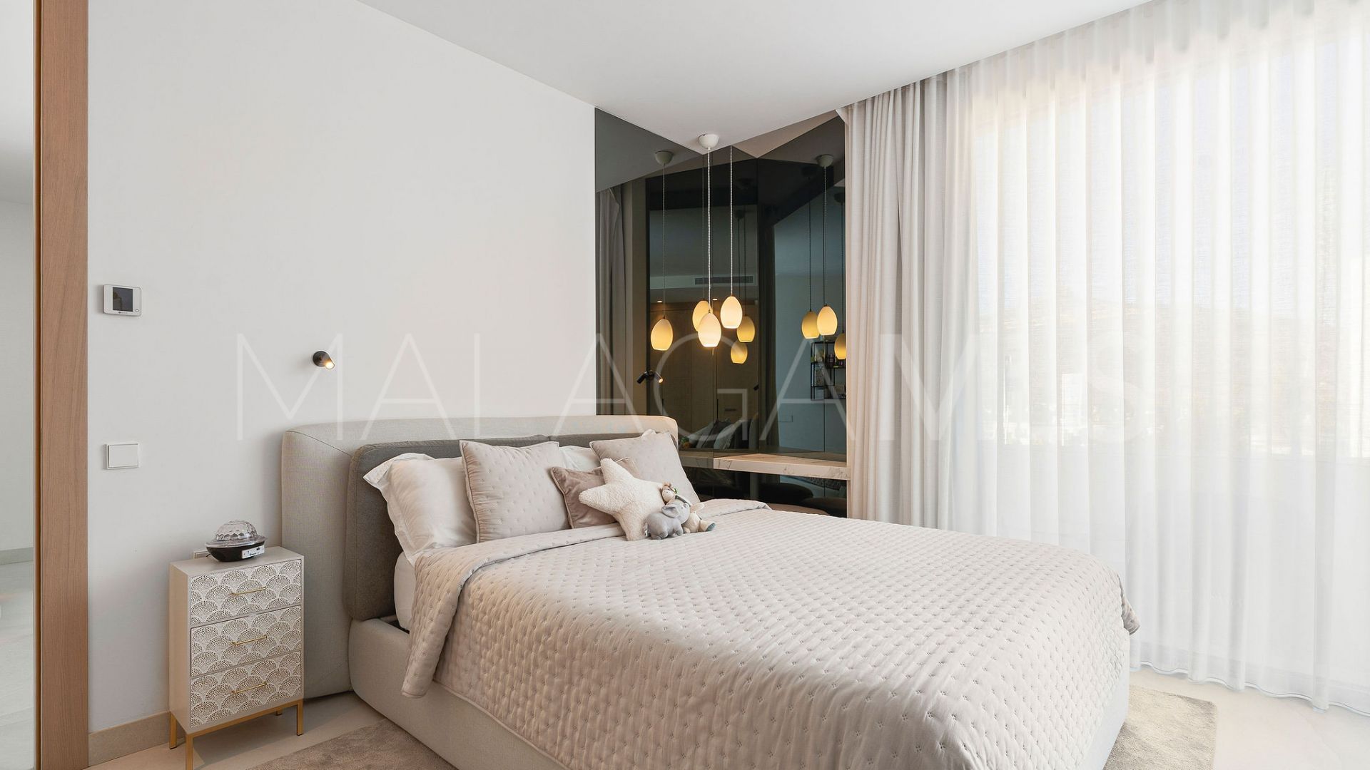 Villa jumelée for sale in Nueva Andalucia