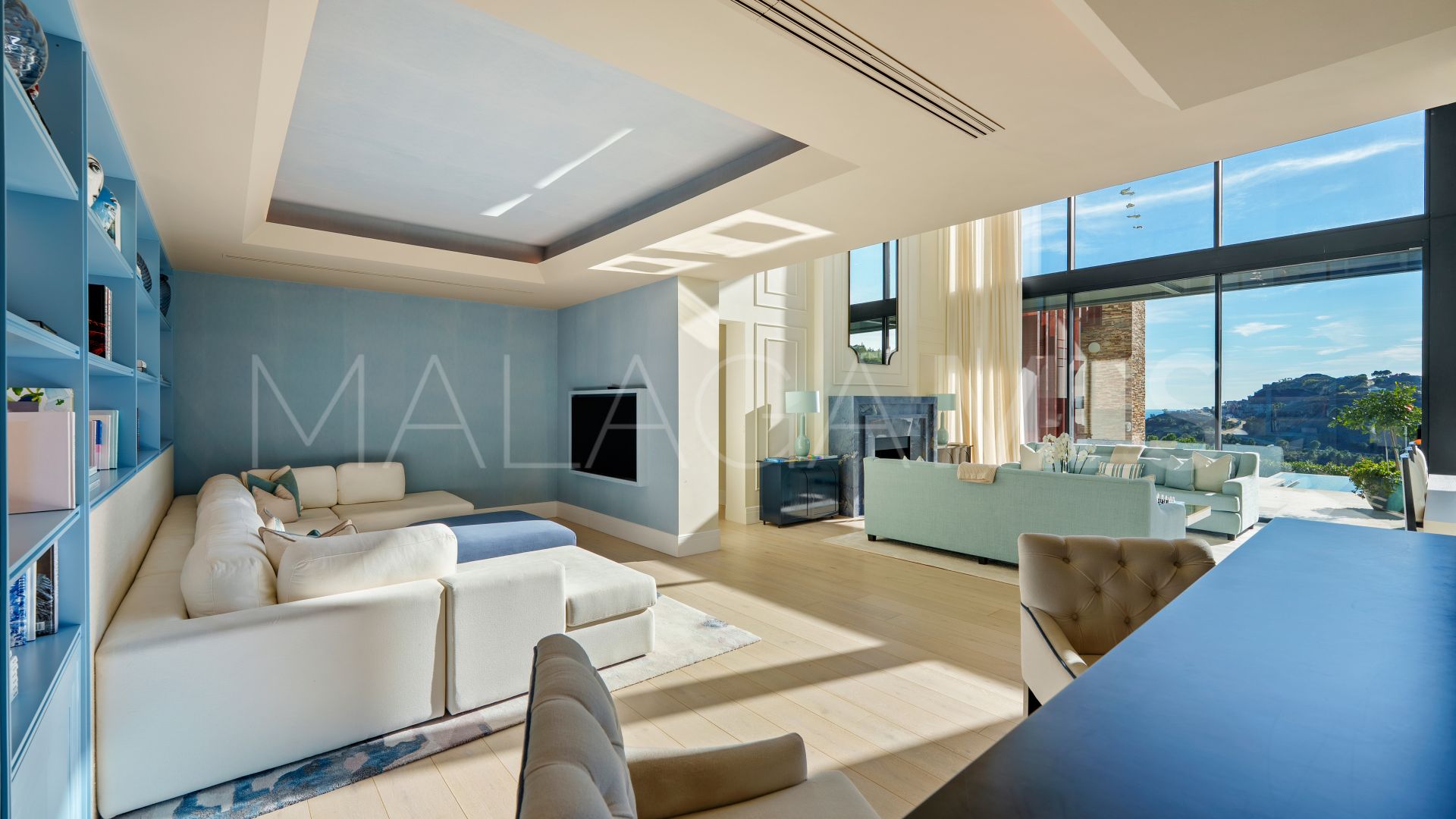 El Madroñal villa for sale