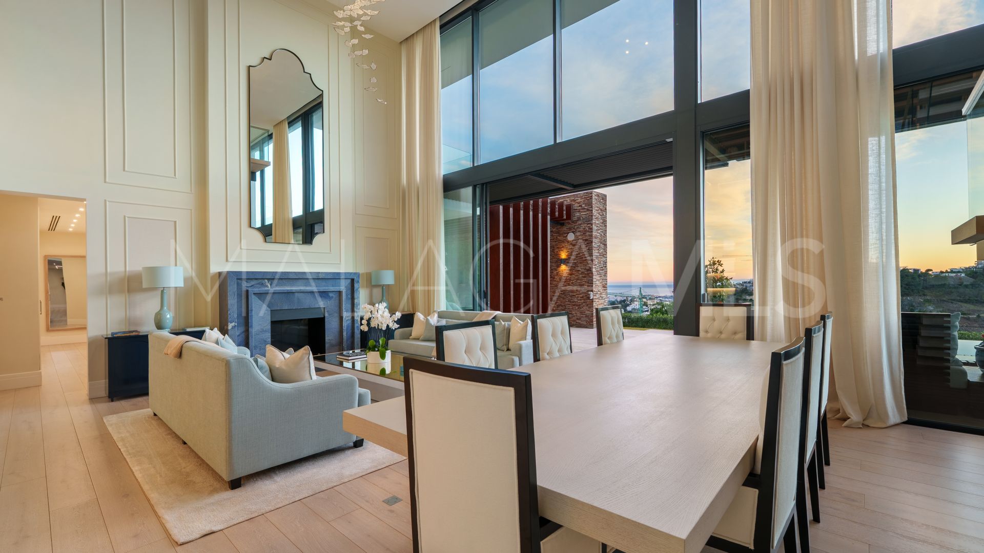 El Madroñal villa for sale