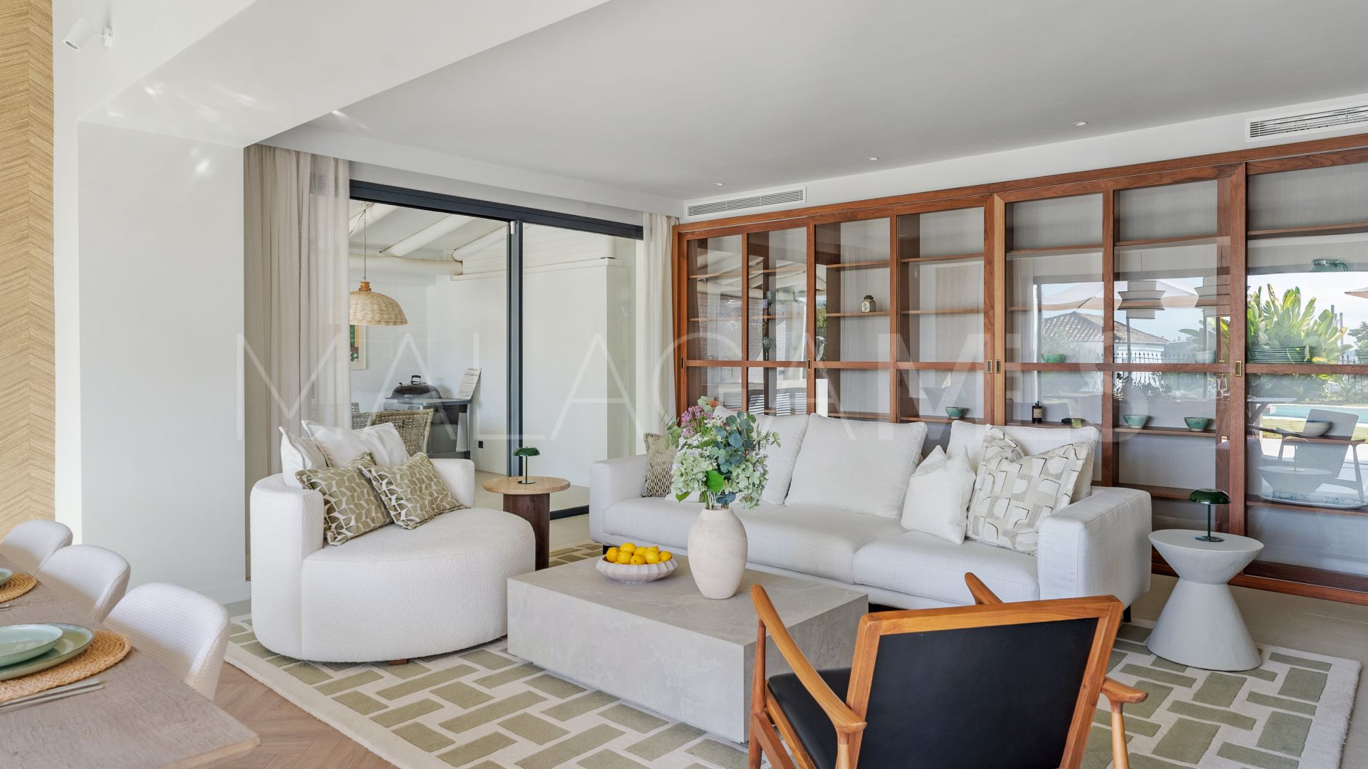 Villa for sale in Nueva Andalucia