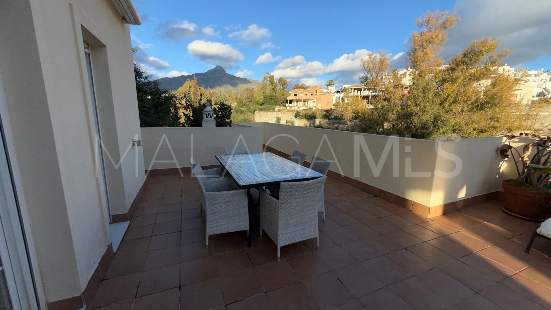 Tvåvånings takvåning for sale in Nueva Andalucia