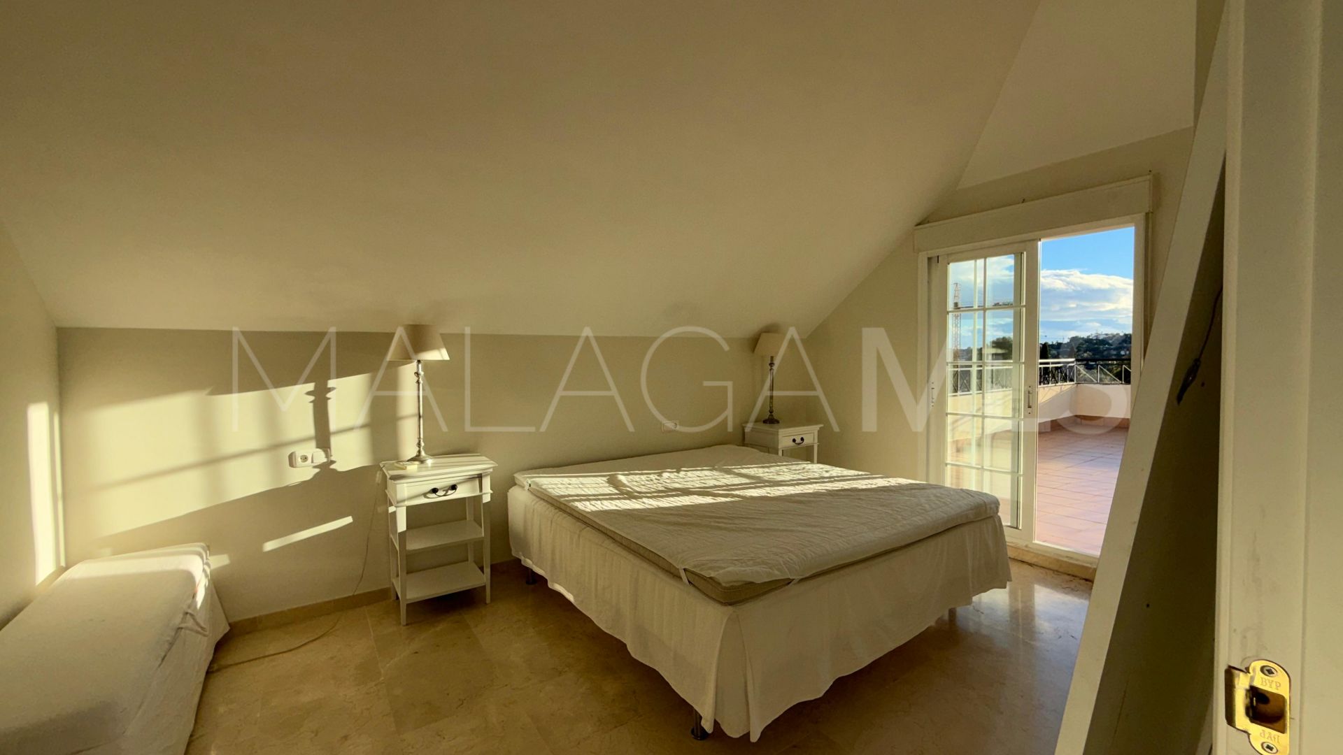 Tvåvånings takvåning for sale in Nueva Andalucia