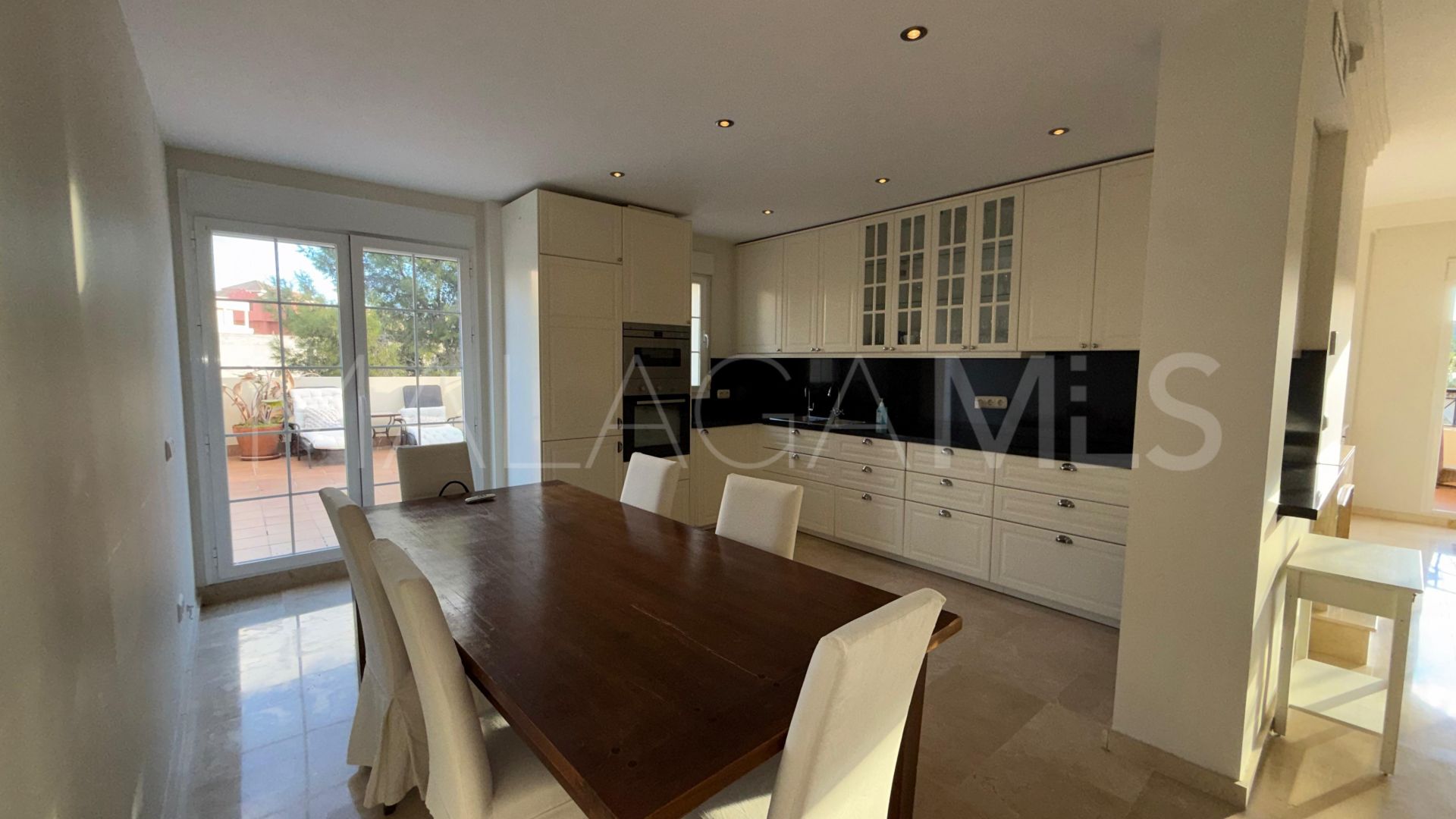 Tvåvånings takvåning for sale in Nueva Andalucia