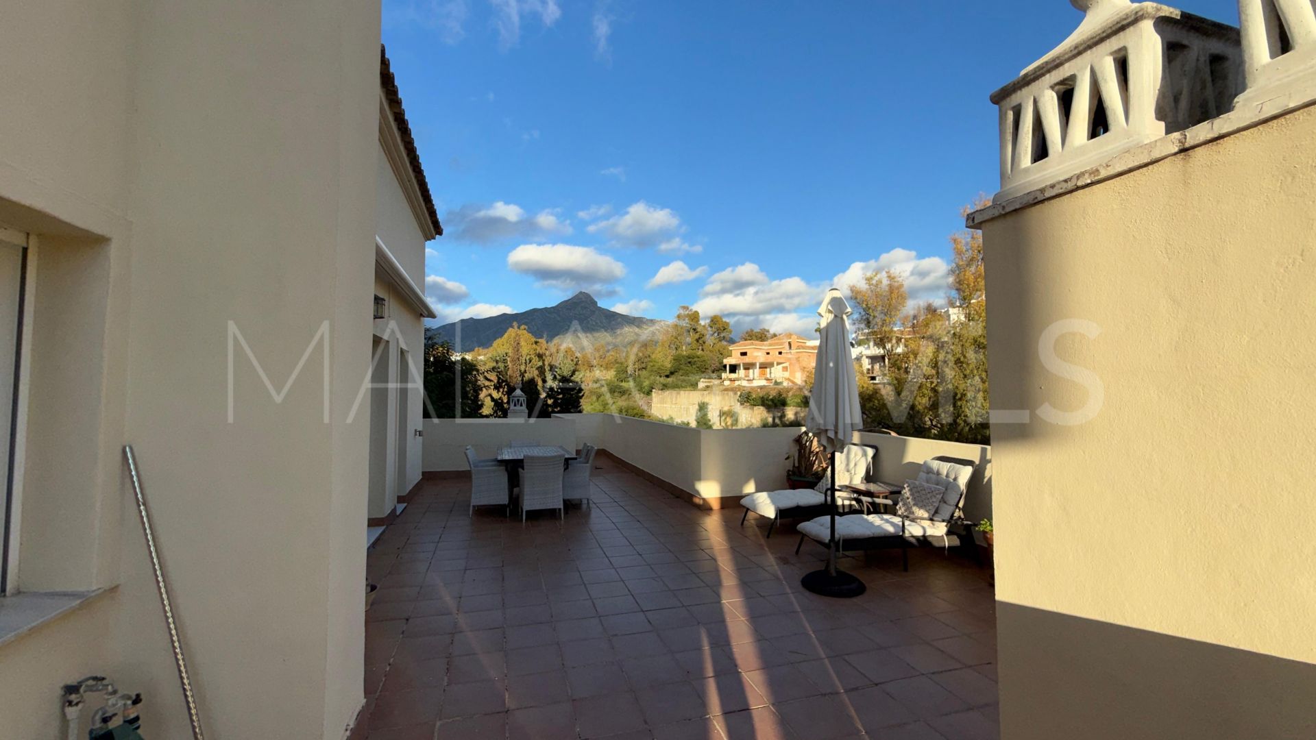 Tvåvånings takvåning for sale in Nueva Andalucia