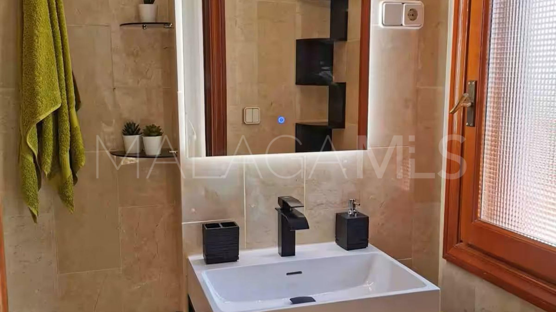 Lägenhet for sale in Nueva Andalucia