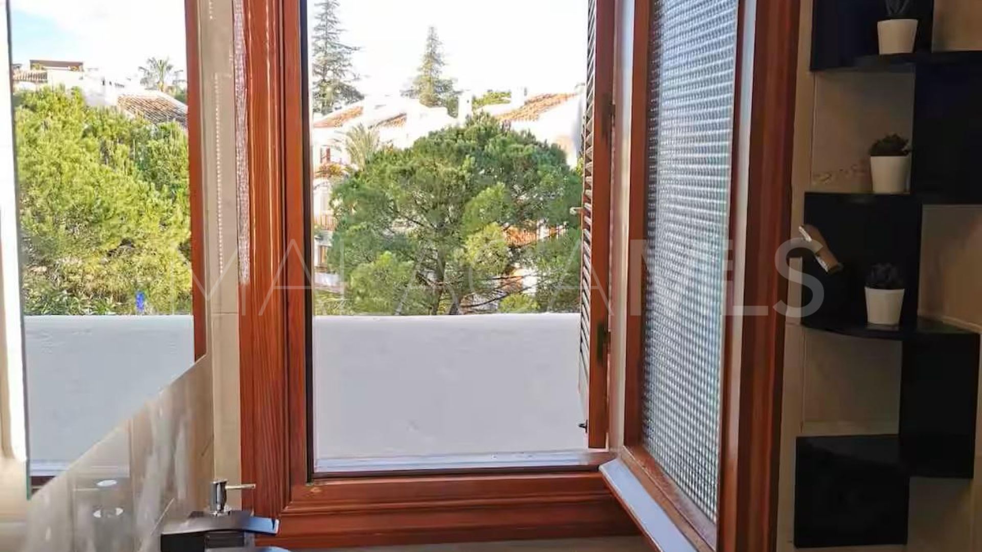 Lägenhet for sale in Nueva Andalucia